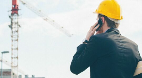 construction-professional-phone-call